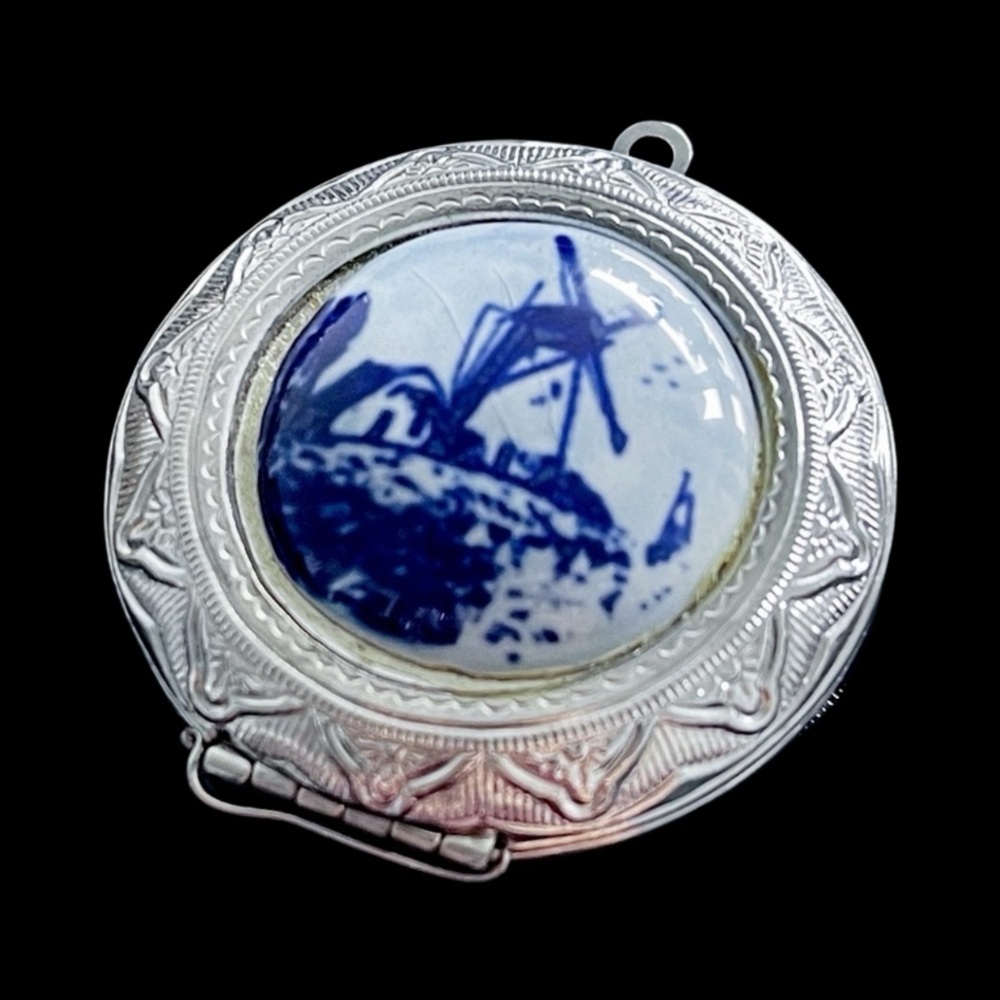 🇳🇱 Beautiful Delft Blue Hand Painted Locket